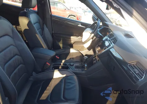 2020 Volkswagen Tiguan 2.0T Sel Premium R-Line z USA, uszkodzony, nr VIN 3VV4B7AX8LM093627